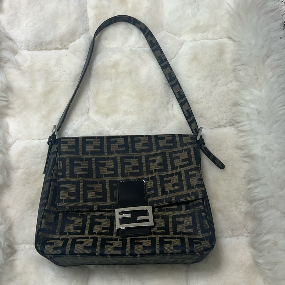 Shoulder bag